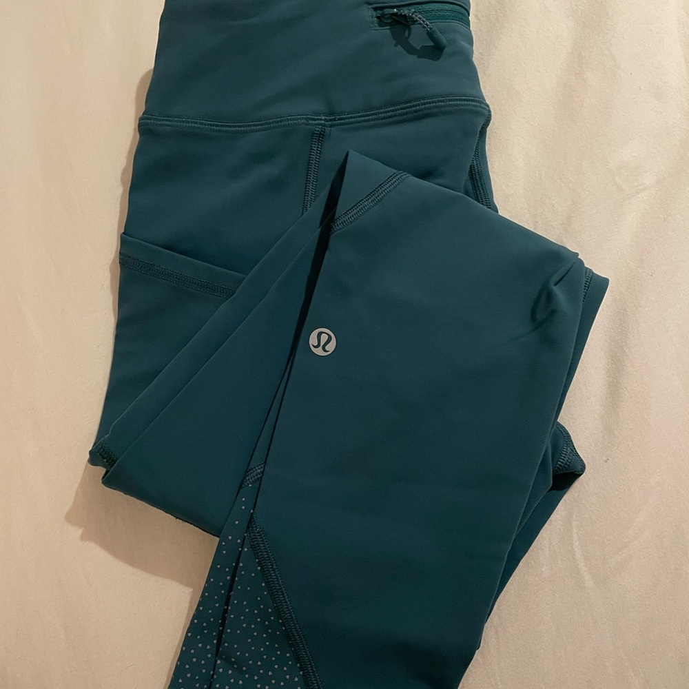 Great condition lulu lemon 3/4 pants